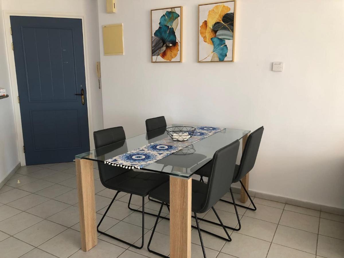 Kings Palace - Spacious 2-bed With Sea Views And Large Patio Appartement